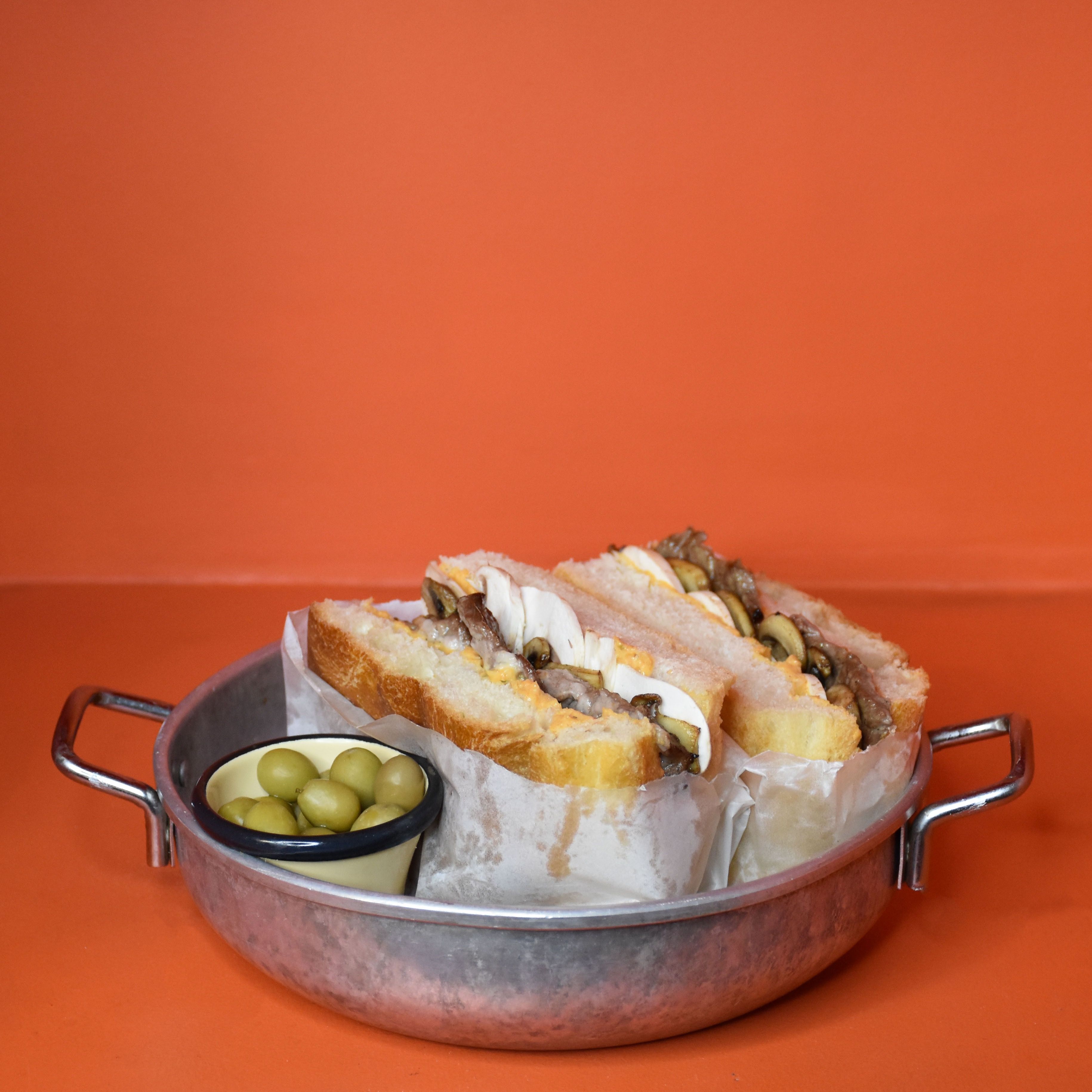 فوکاچا بیف و پیاز کاراملی