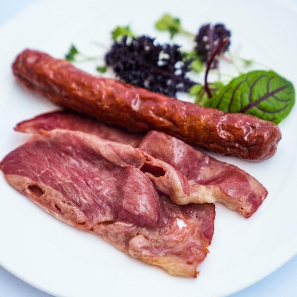 بیکن و سوسیس