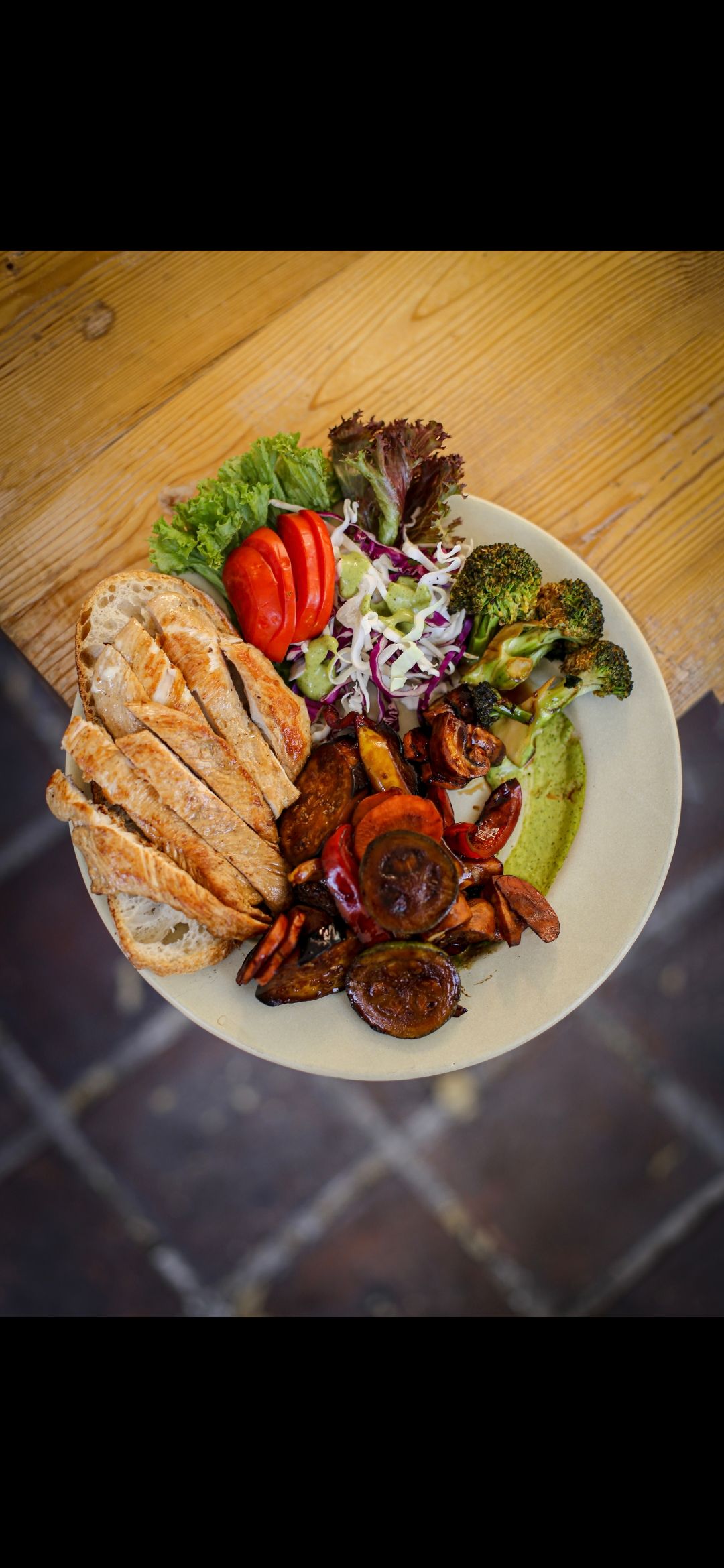 بشقاب سینه مرغ و سبزیجات (150 گرم)