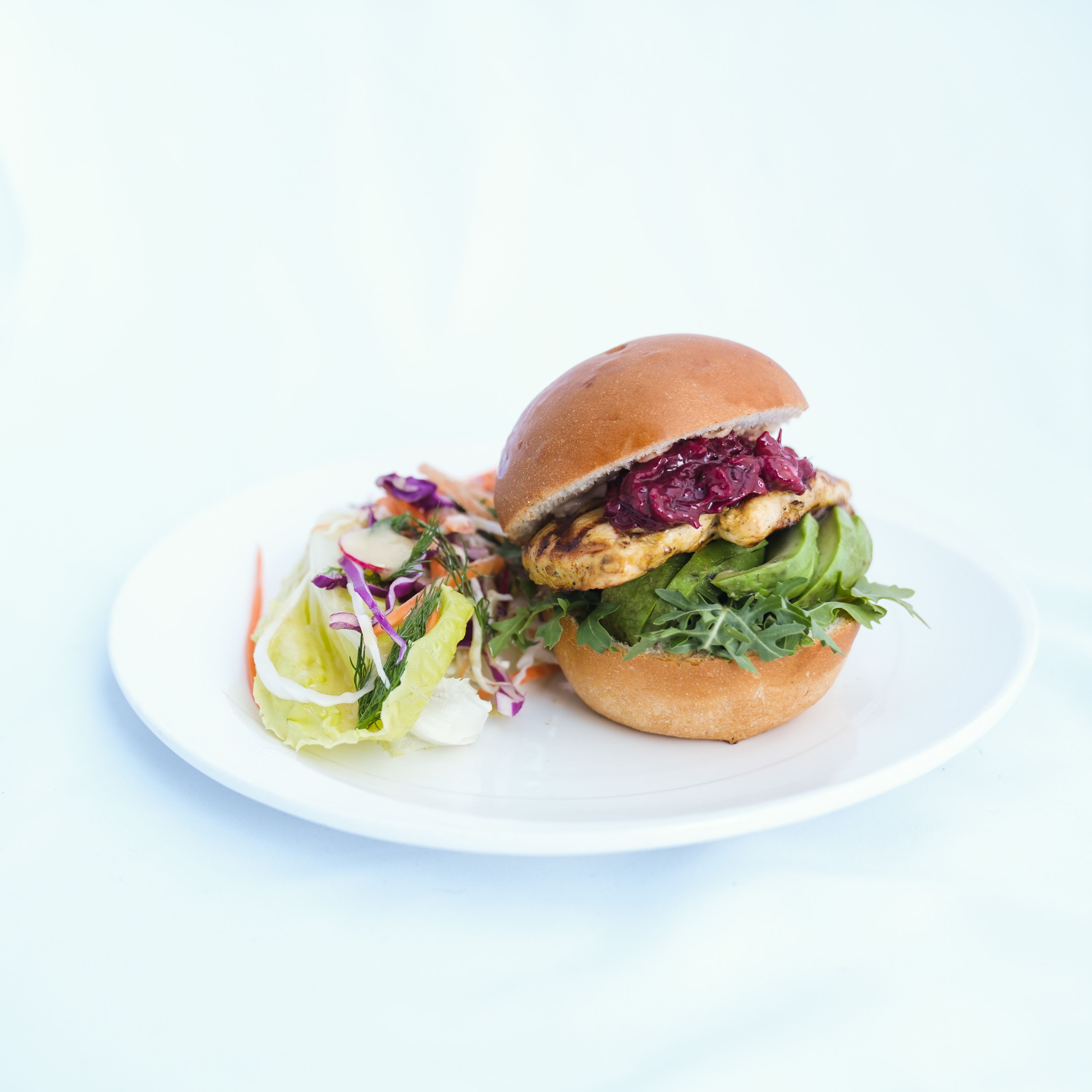 چیکن آووکادو برگر