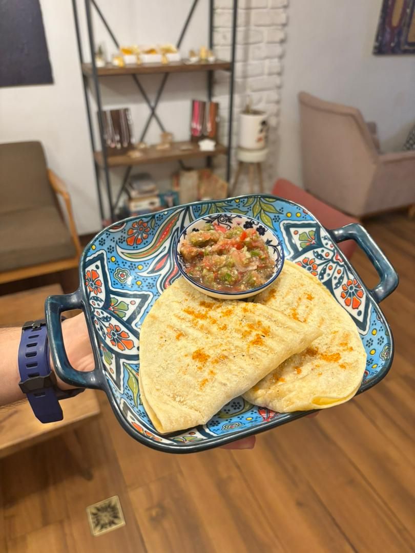 کسدیا مرغ و پارمسان