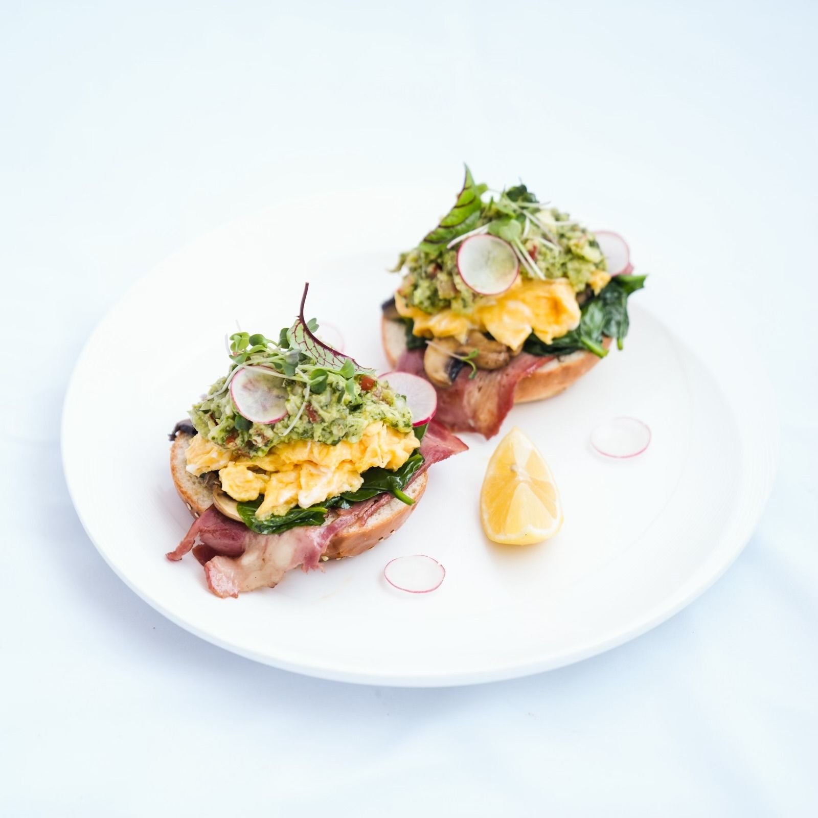 اسکرمبلد اگ گوآکاموله